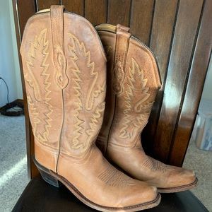 Women’s leather cowboy boots